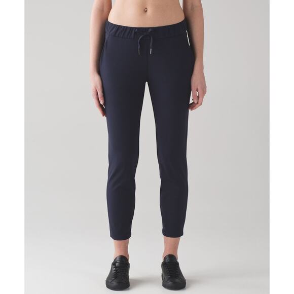 Lululemon On The Fly Pant 28" Size 4 Navy Blue W5ALWS Mid-Rise Travel Casual - Picture 1 of 11
